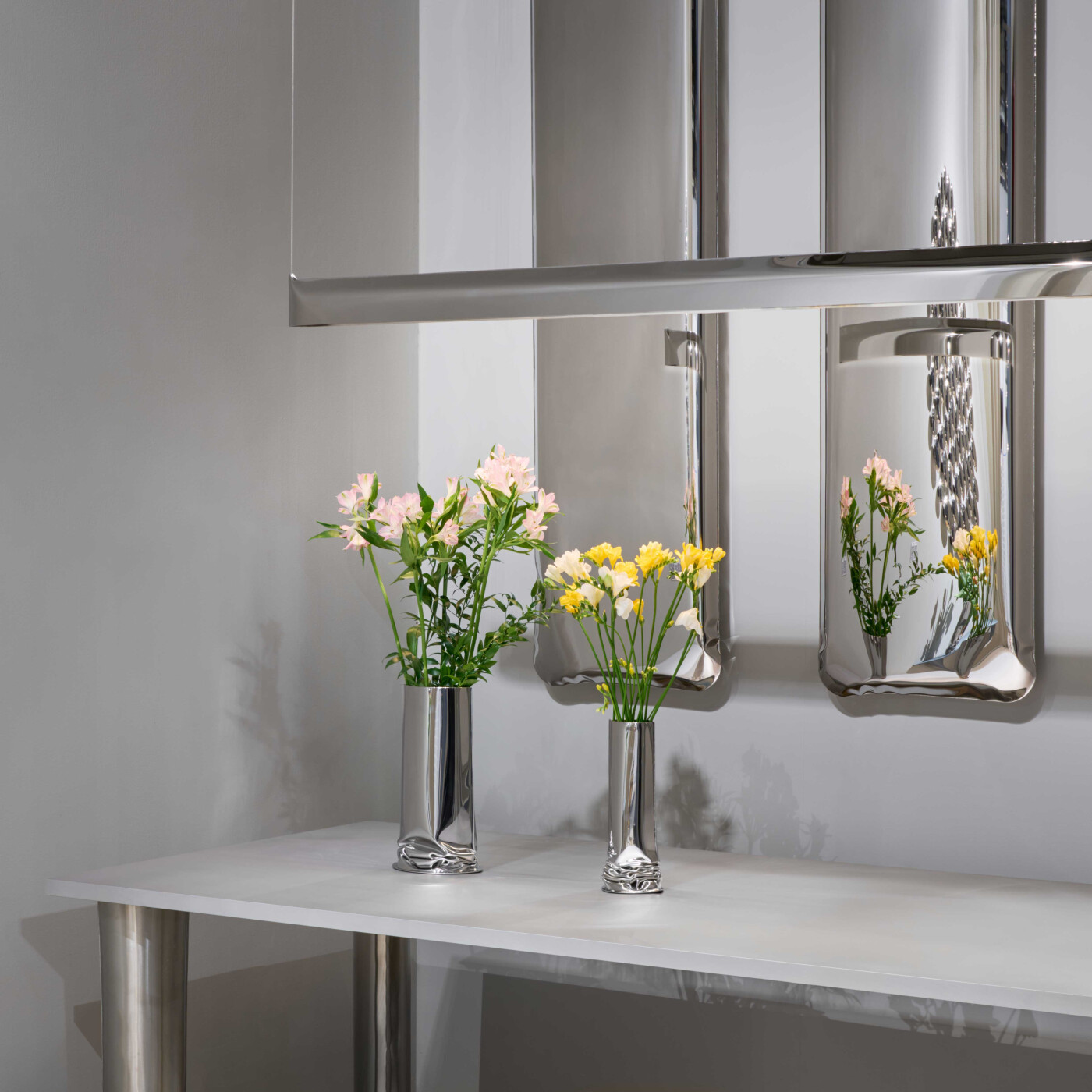 zieta studio crash vases with flowers tafla IQ mirror inox