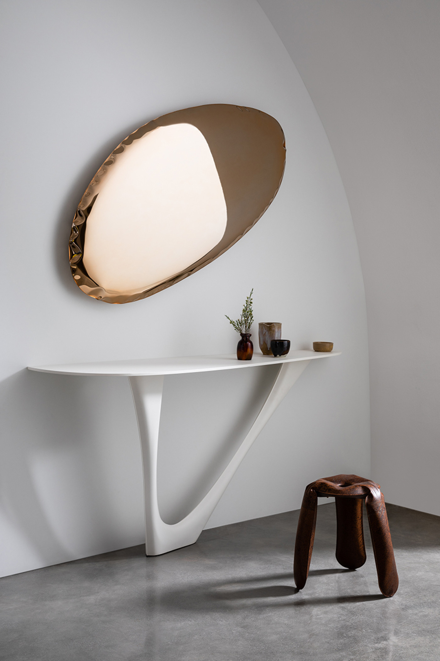 BLOWN METAL MIRROR TAFLA O G-CONSOLE AND PLOPP STOOL