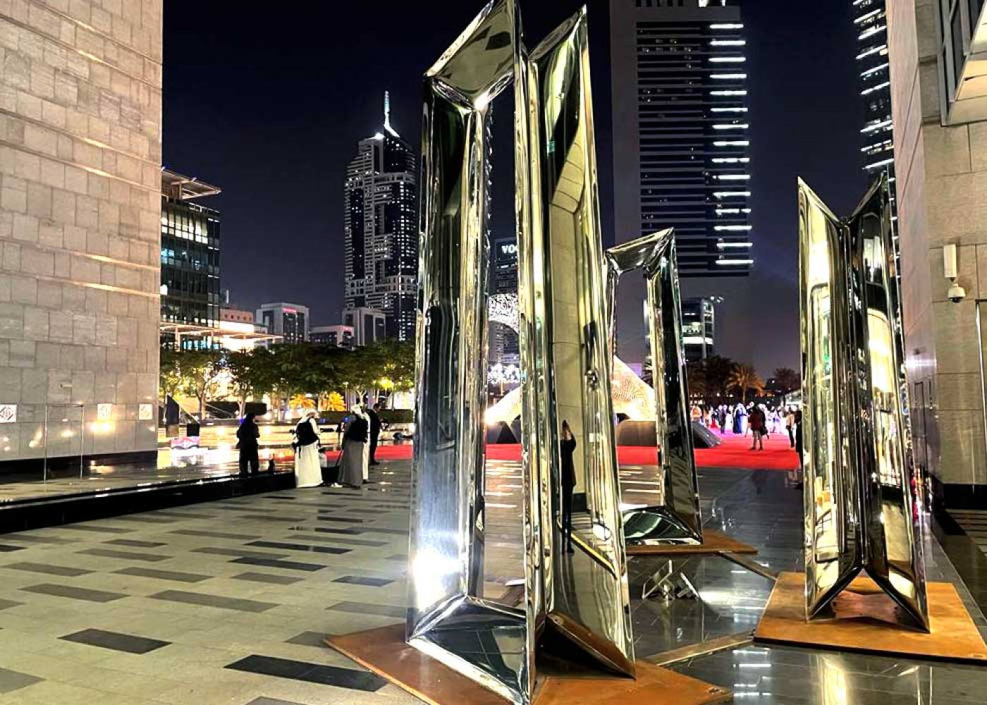 Urban crystals metal decorative sculpture in Dubai