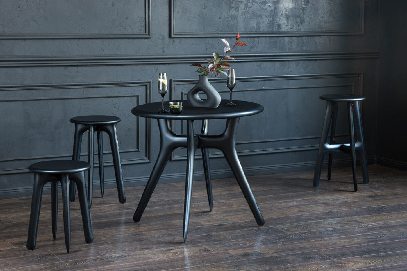 最新人気 Ultraleggera Hocker von Zieta Studio – Ultraleichte Aluminium  Sitzgelegenheit - Zieta Studio 椅子