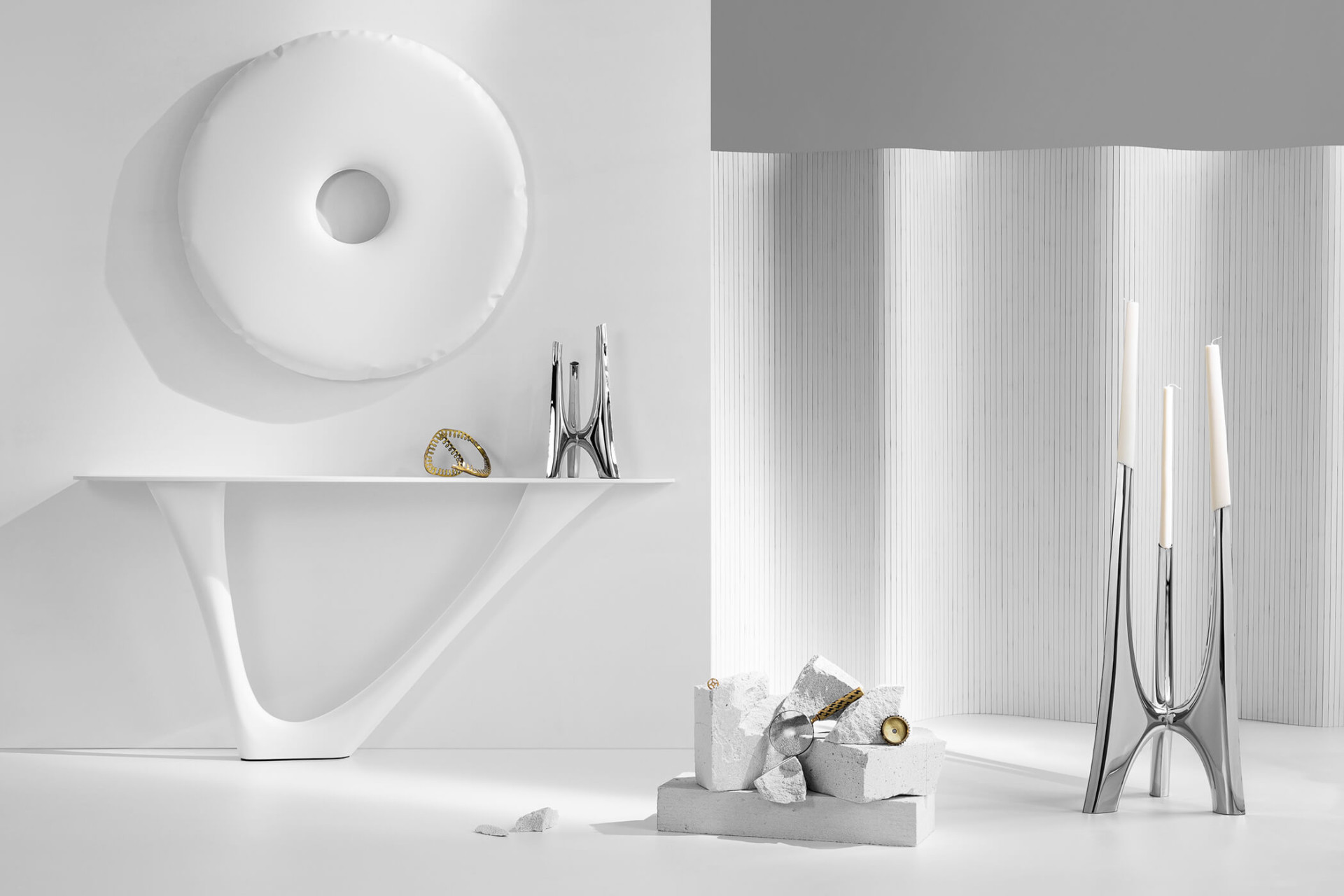 rondo mirror and g-console in interior setting